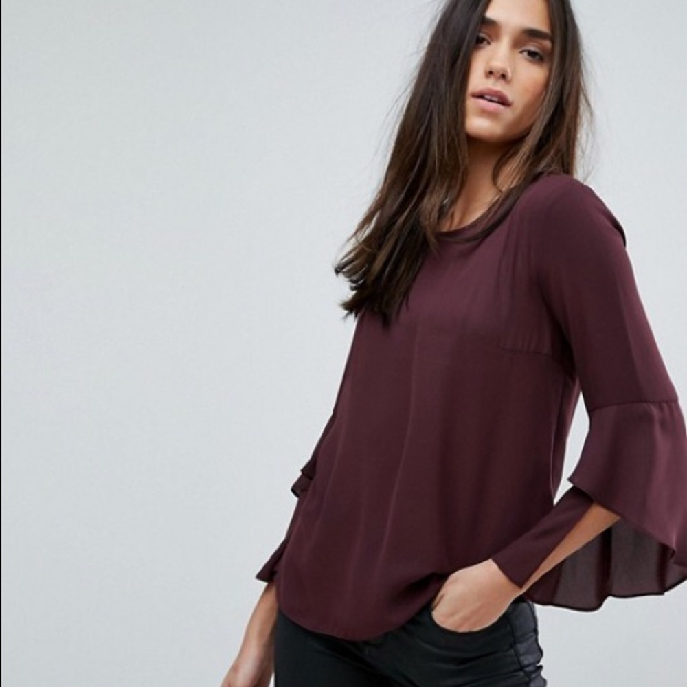 Warehouse Ruffle Sleeve Top size 6